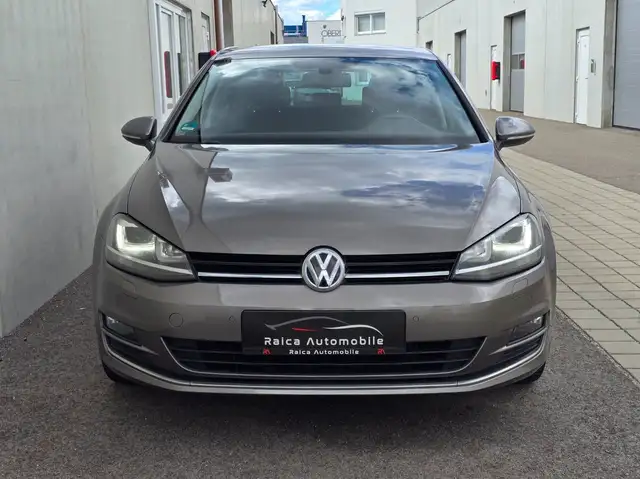 Volkswagen Golf view 10