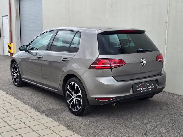 Volkswagen Golf view 7