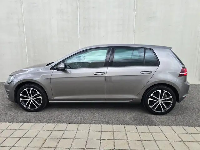 Volkswagen Golf view 8