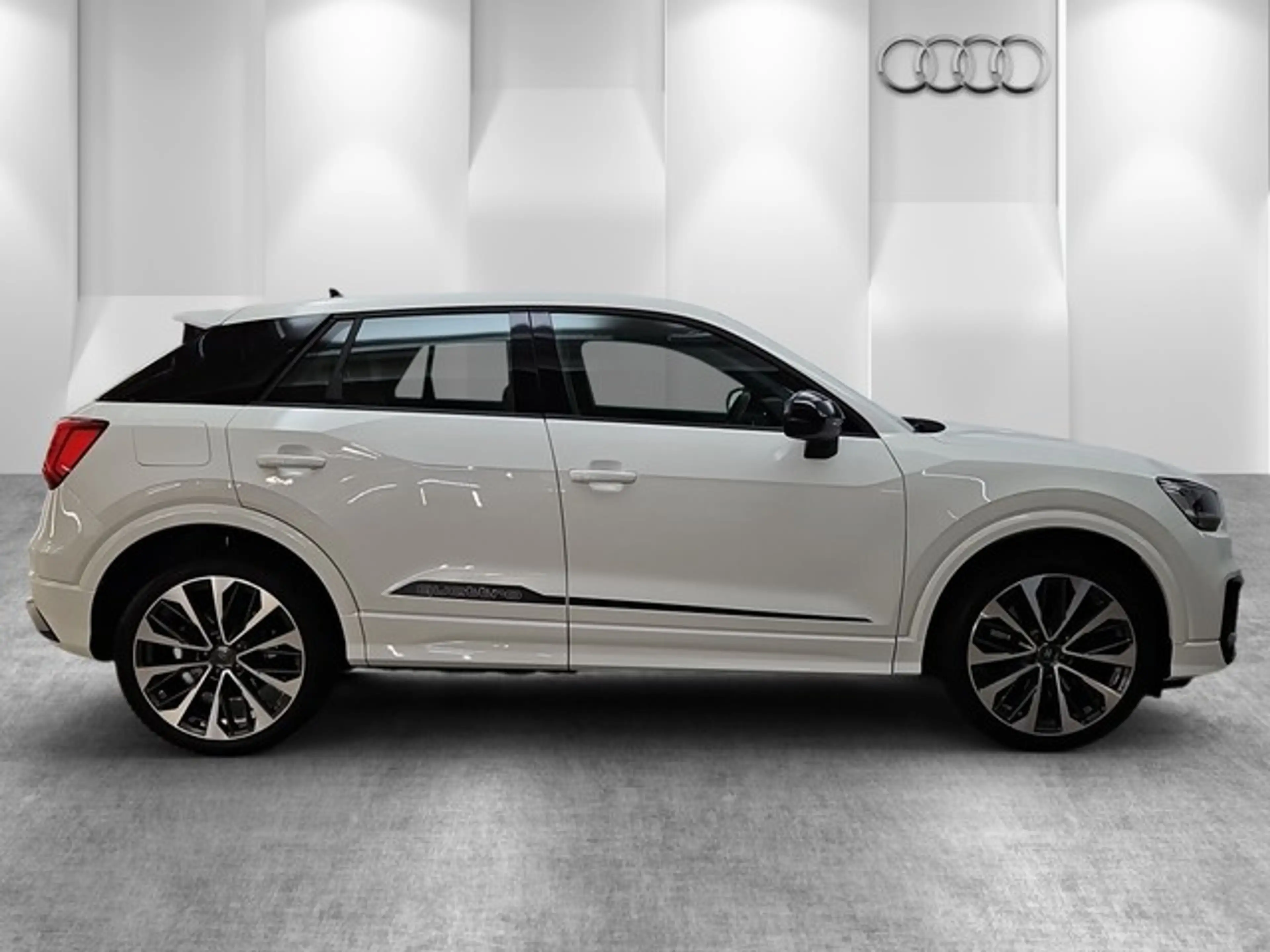 Audi SQ2 2.0TFSI quattro KAMERA NAVI EINPARKH SITZH — photo 12