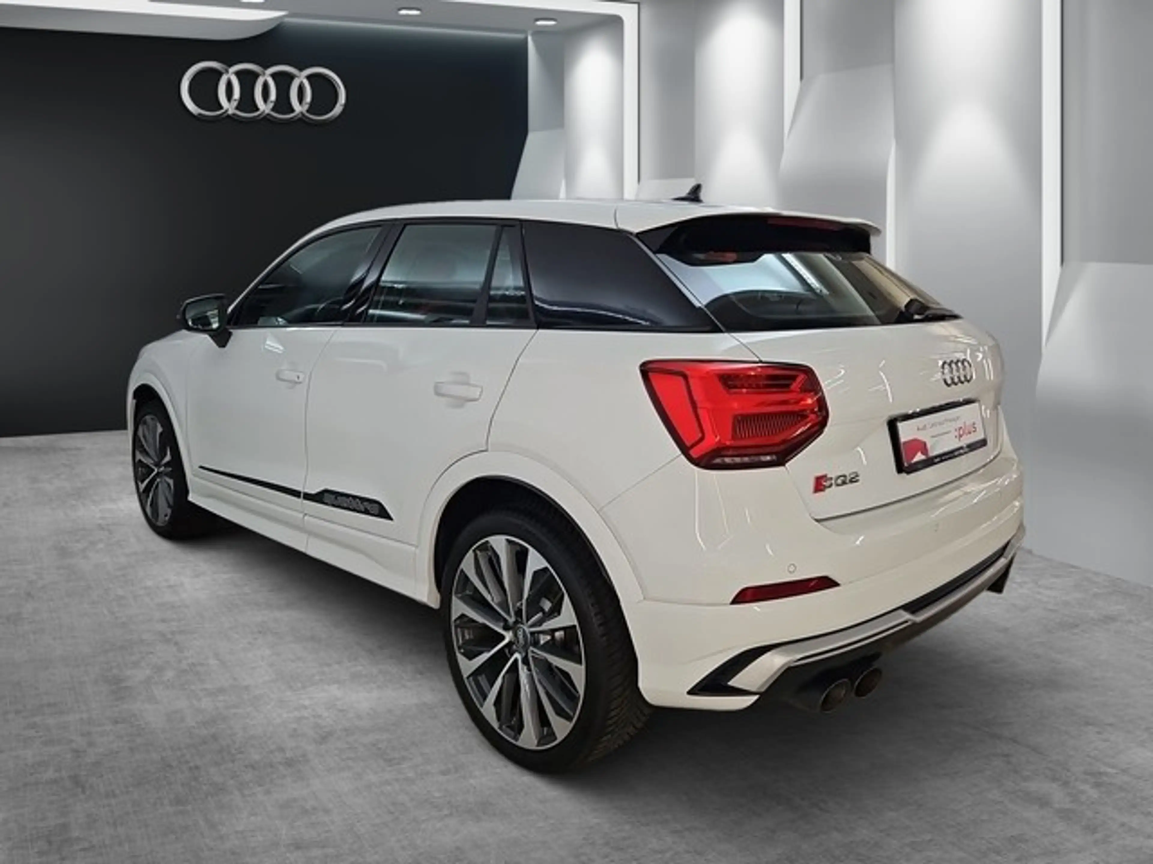 Audi SQ2 2.0TFSI quattro KAMERA NAVI EINPARKH SITZH — photo 10
