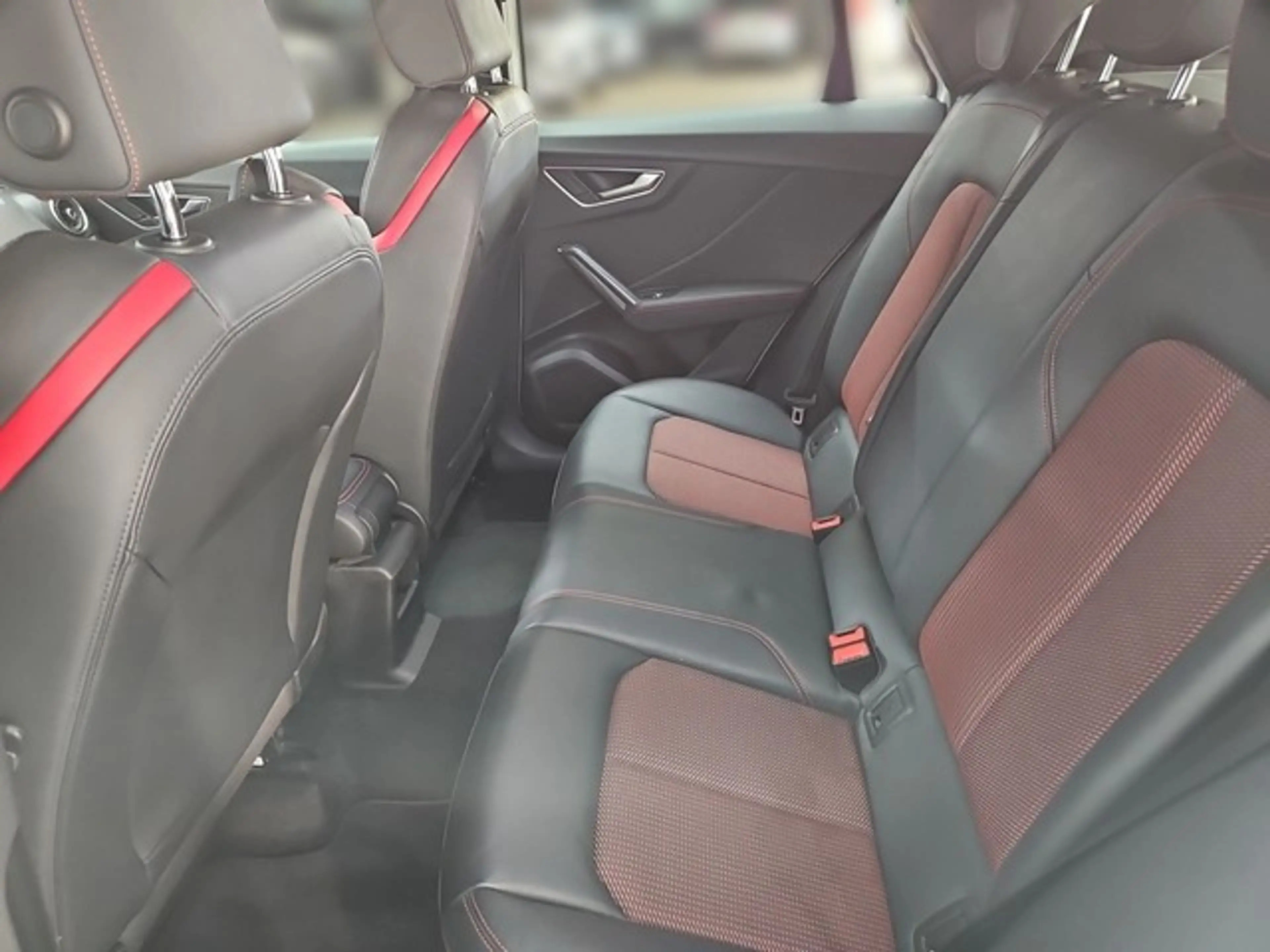 Audi SQ2 2.0TFSI quattro KAMERA NAVI EINPARKH SITZH — photo 9