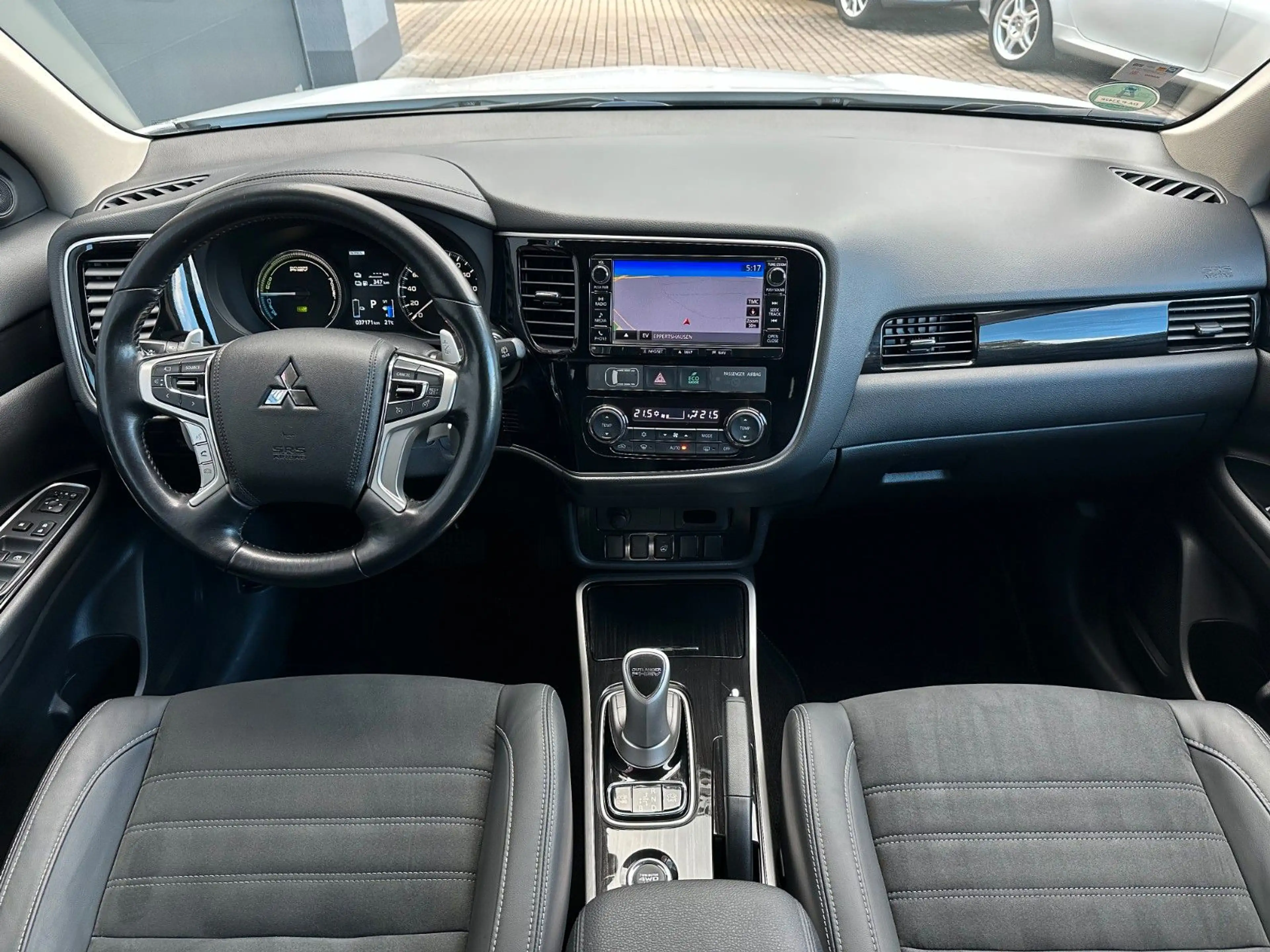 Mitsubishi Outlander PHEV Plus 4WD*1.Hand*Tempomat* — photo 14