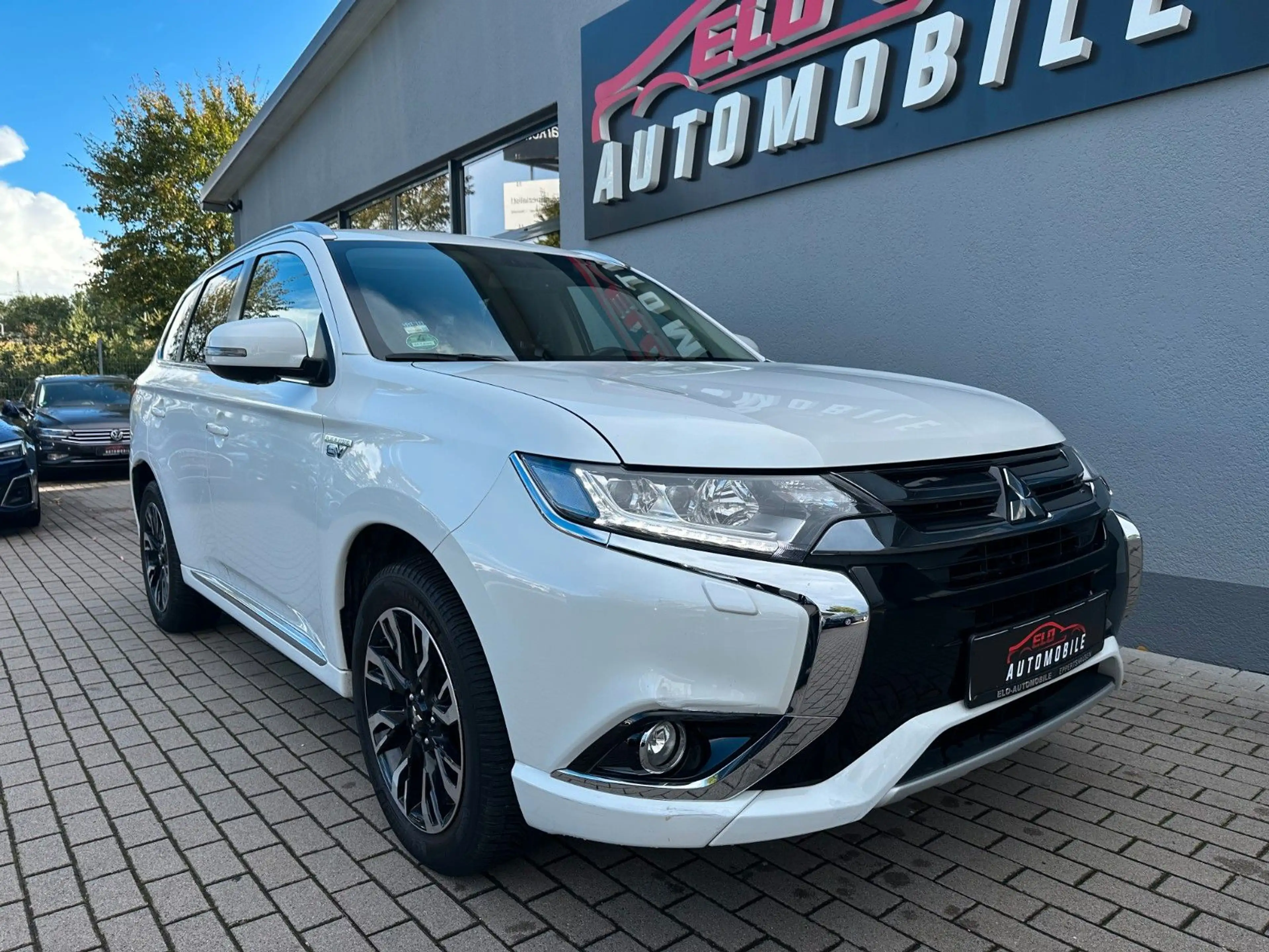 Mitsubishi Outlander PHEV Plus 4WD*1.Hand*Tempomat* — photo 7