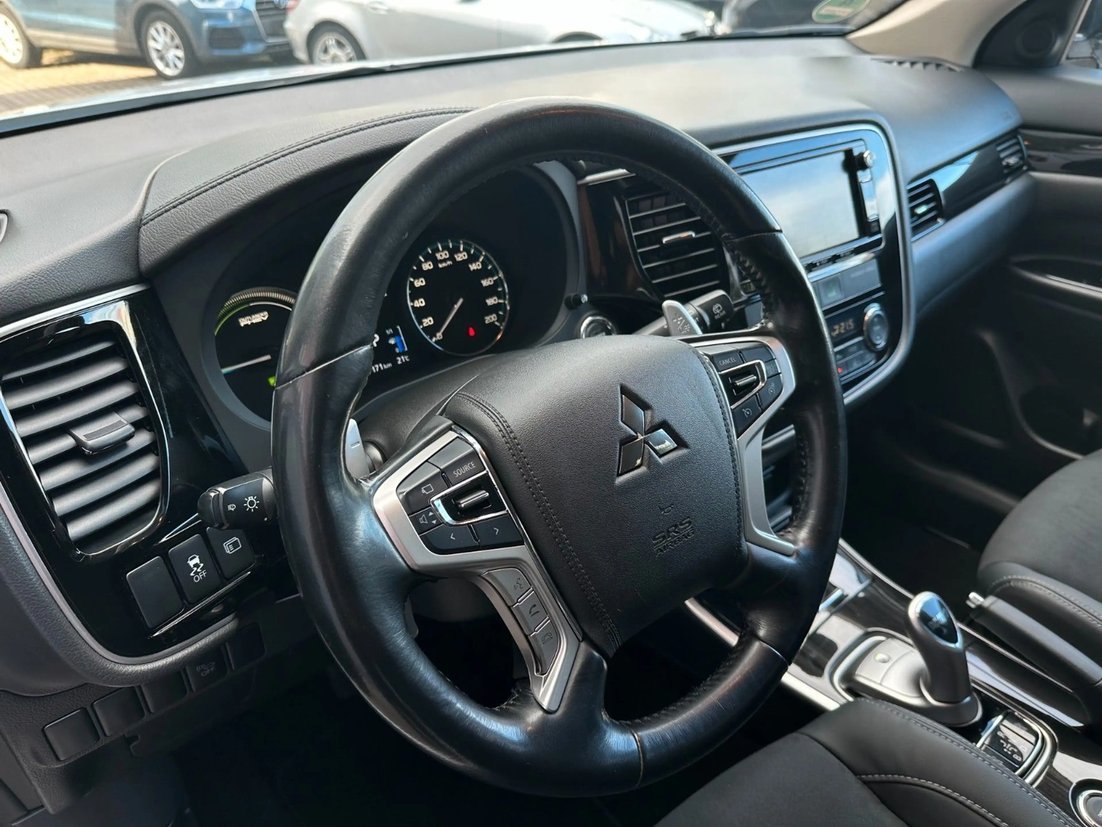 Mitsubishi Outlander PHEV Plus 4WD*1.Hand*Tempomat* — photo 13
