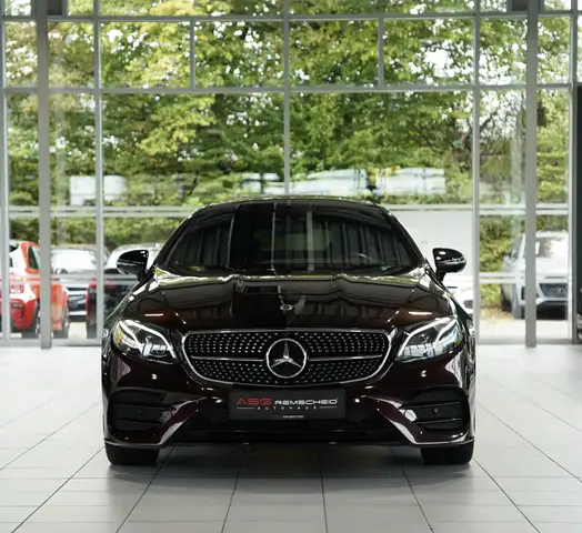 Mercedes-Benz E-Class view 4
