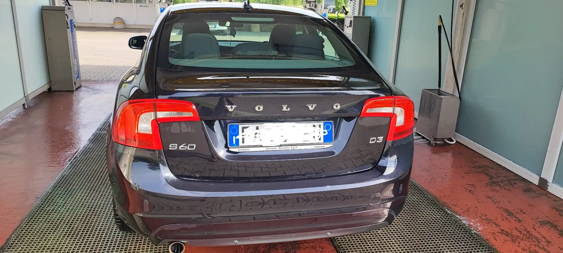 Volvo S60 2.0 d3 R-design Momentum geartronic - 1