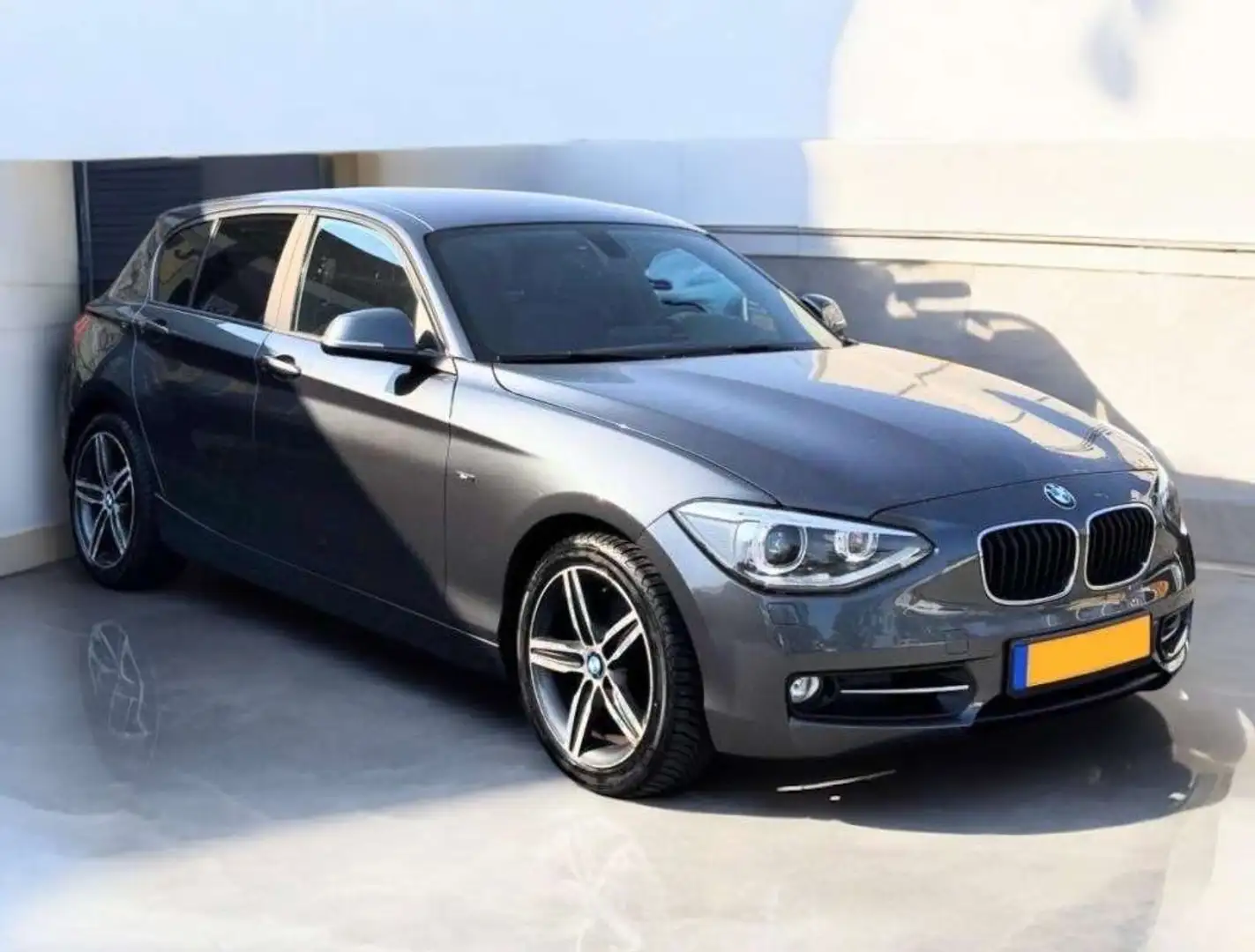 BMW 120 D F20 184CH SPORT // LED // NAVI Grijs - 1