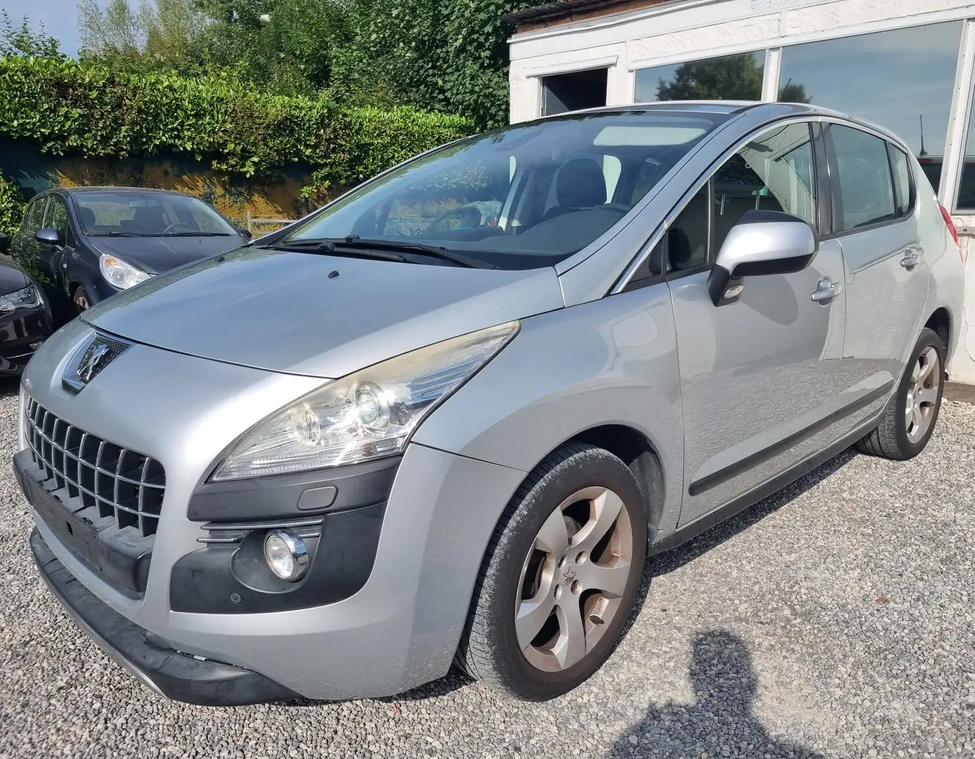 Peugeot 3008 1.6i Confort Pack Gris - 2