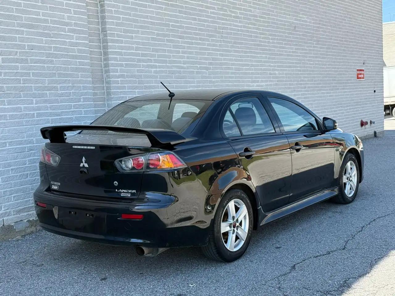Mitsubishi Lancer снимка Mitsubishi Lancer