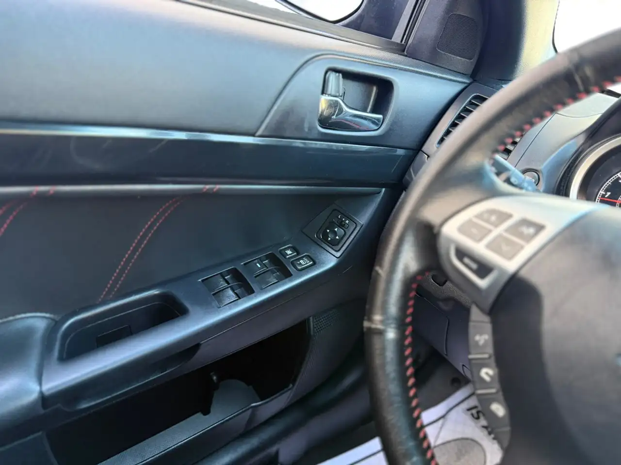 Mitsubishi Lancer снимка Mitsubishi Lancer