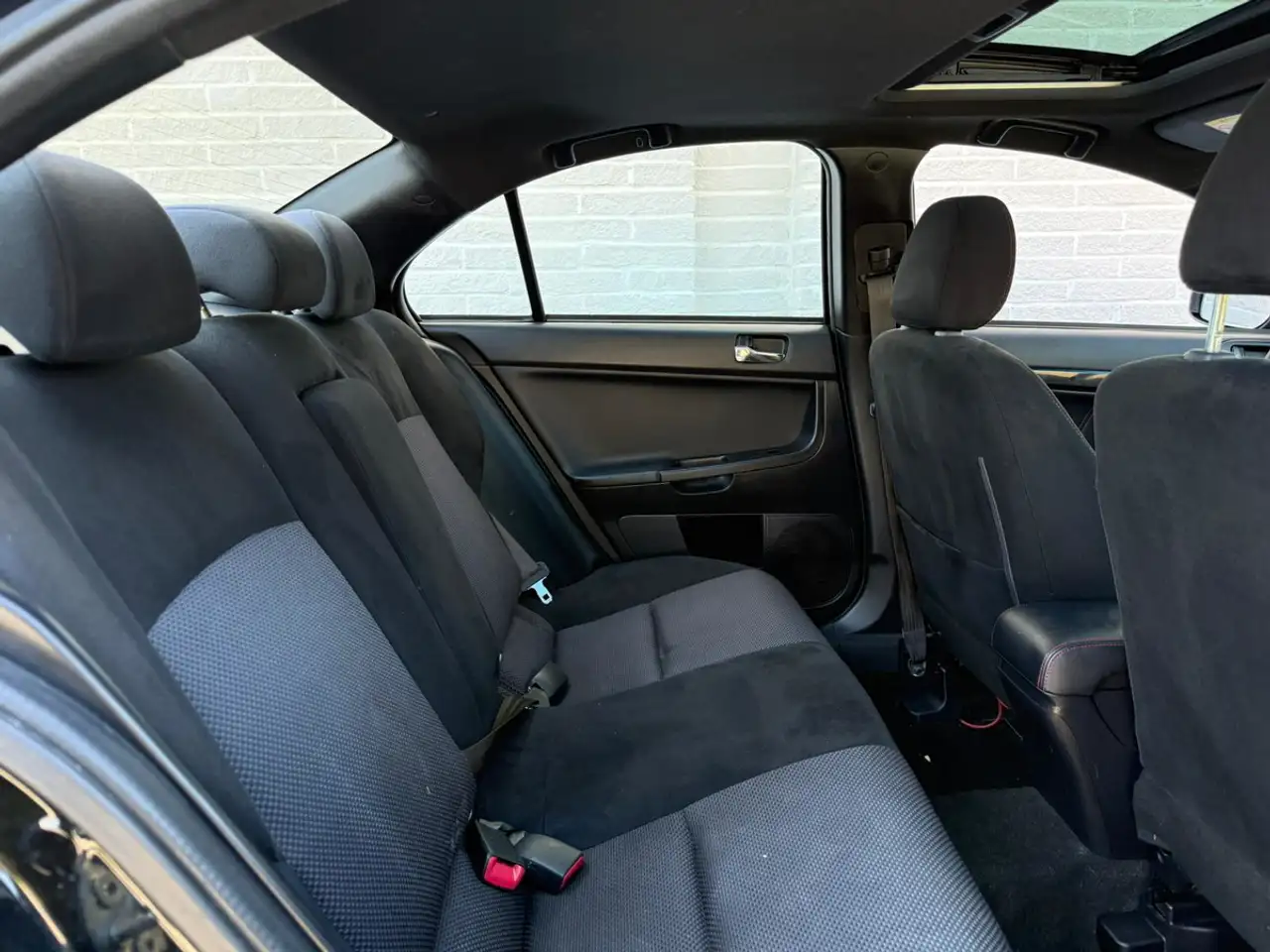 Mitsubishi Lancer снимка Mitsubishi Lancer