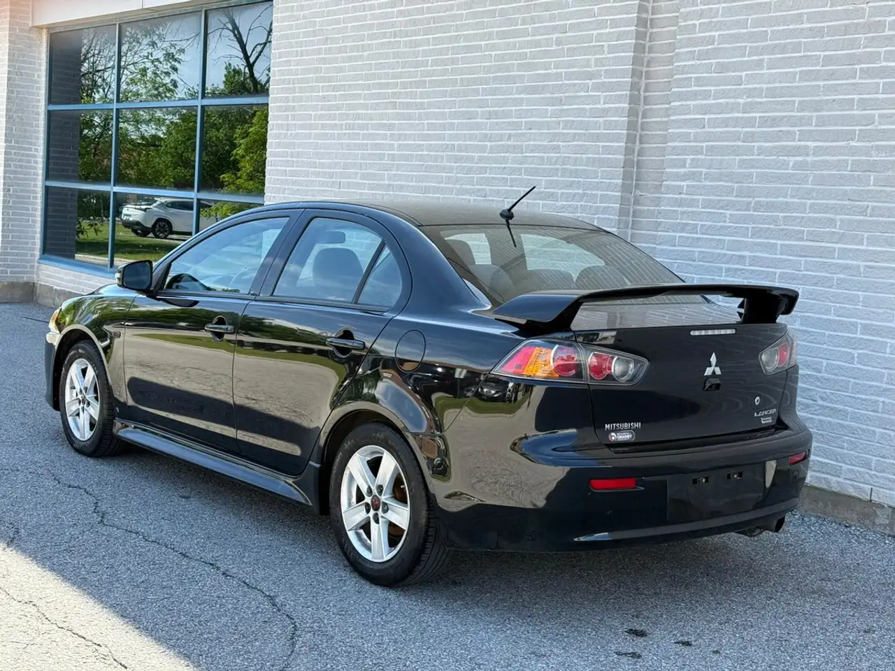 Mitsubishi Lancer снимка Mitsubishi Lancer