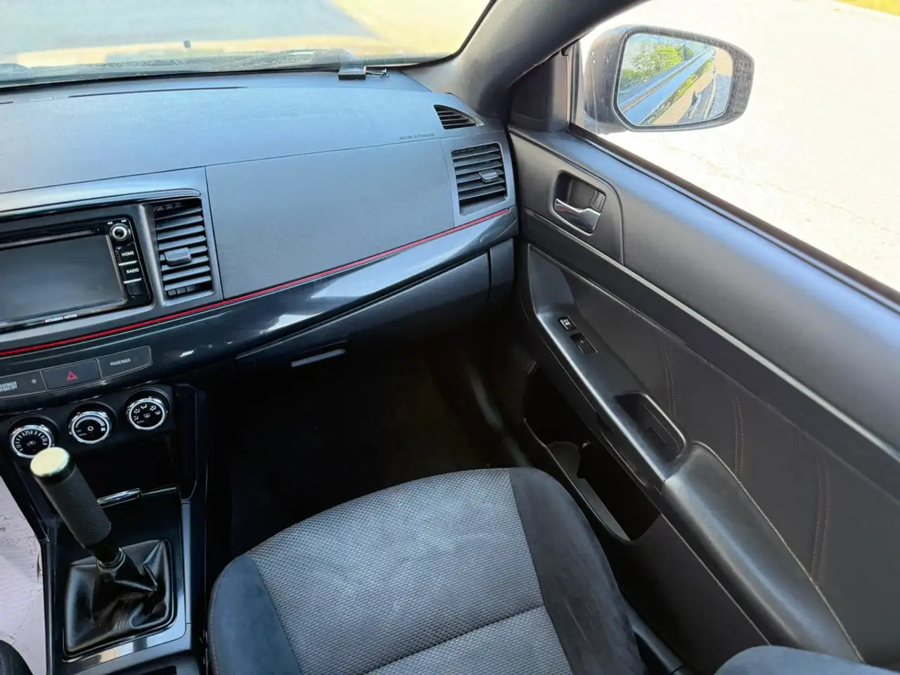 Mitsubishi Lancer снимка Mitsubishi Lancer