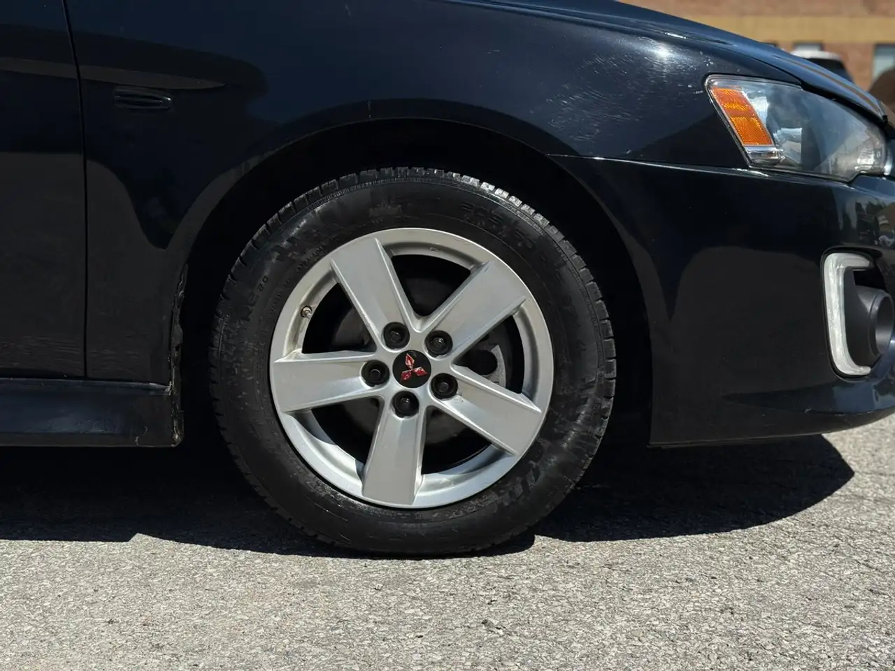 Mitsubishi Lancer снимка Mitsubishi Lancer
