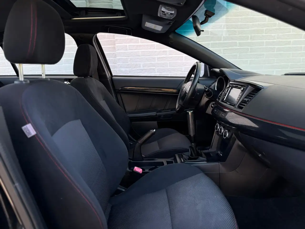 Mitsubishi Lancer снимка Mitsubishi Lancer