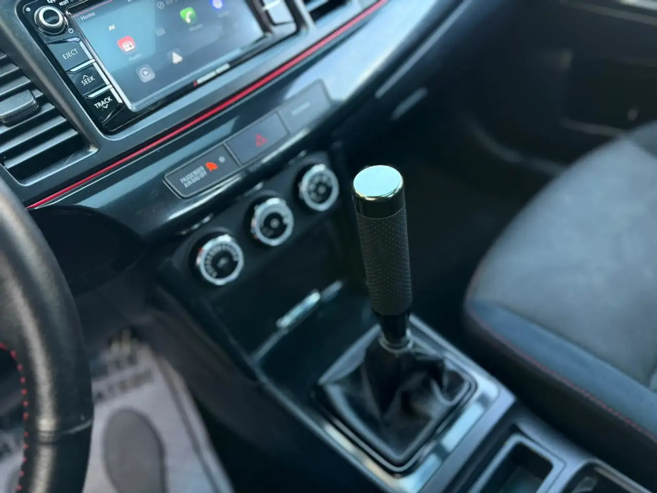 Mitsubishi Lancer снимка Mitsubishi Lancer