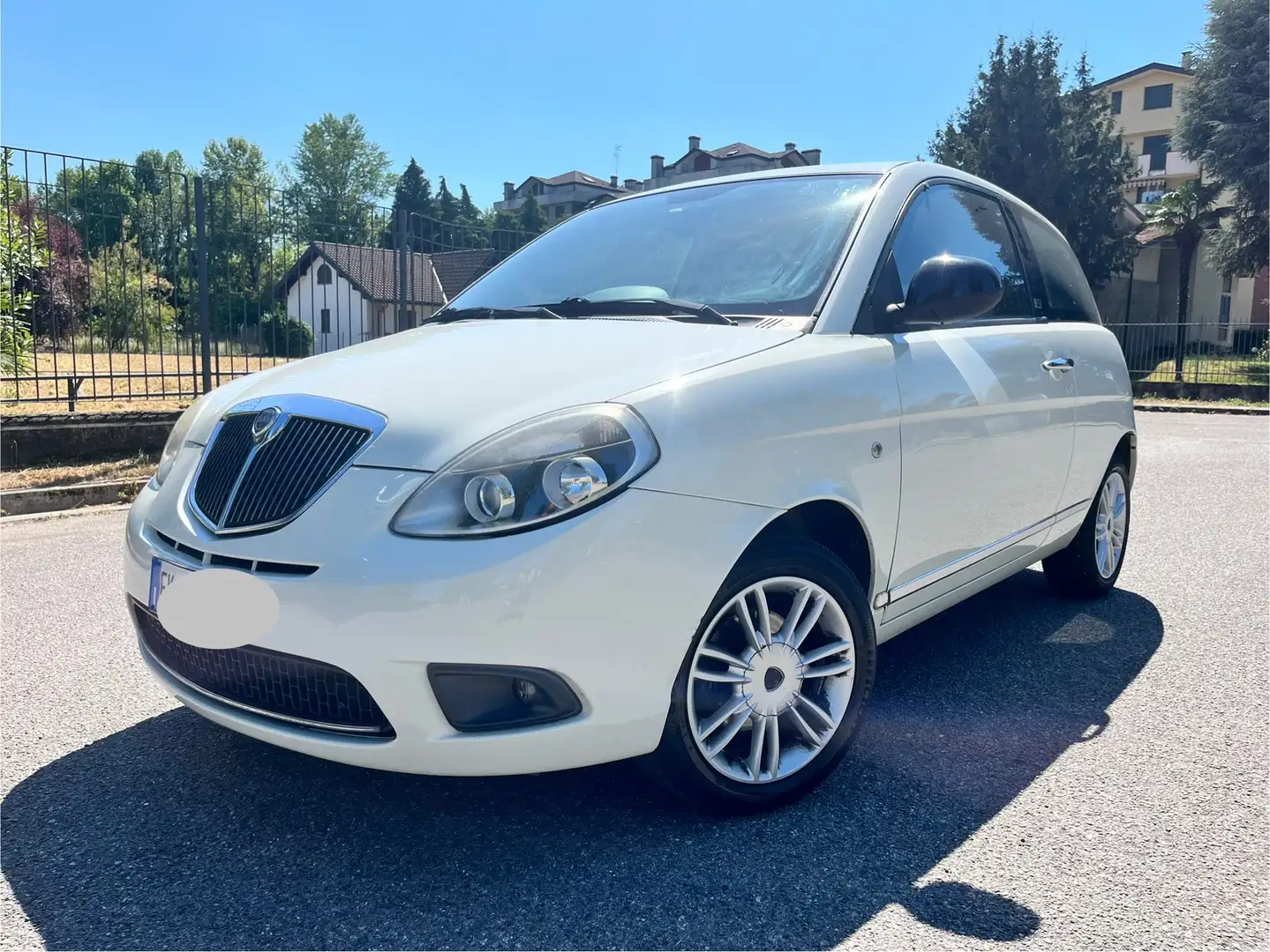 Lancia Ypsilon 1.2 Benzina Euro5 - OK Neopatentati - 1