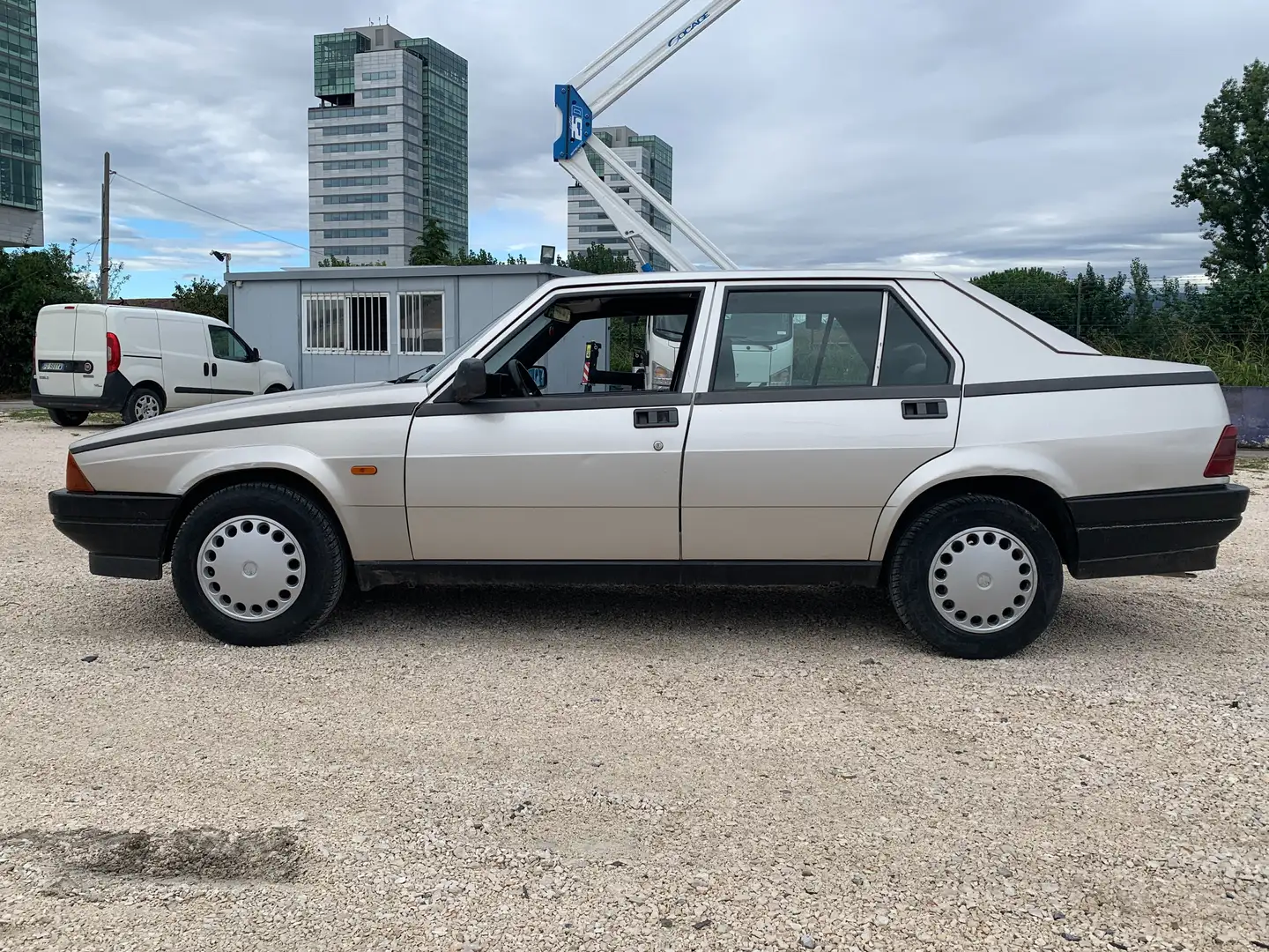 Alfa Romeo 75 75 1.6 ie Silver - 1
