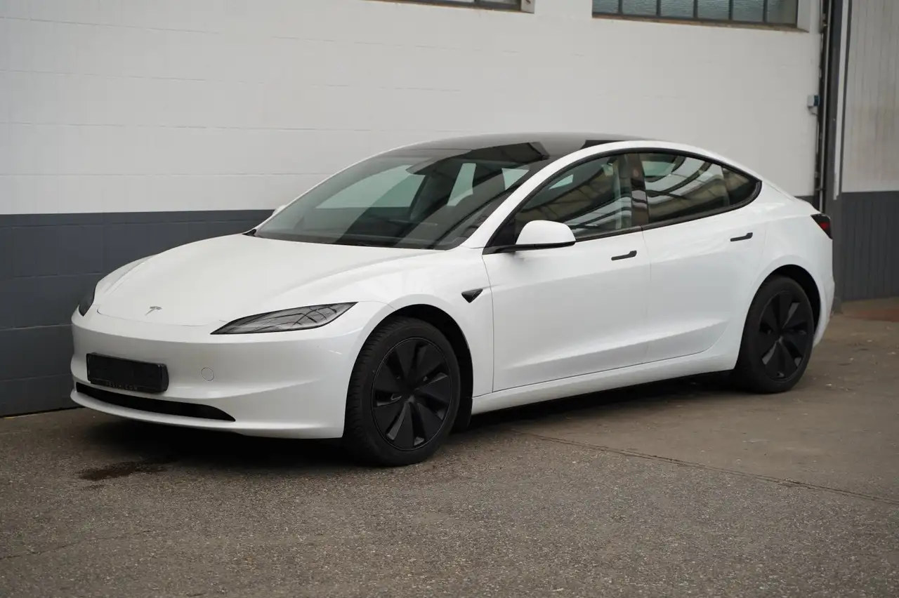 Tesla Model 3 Standard Range + *Highland*