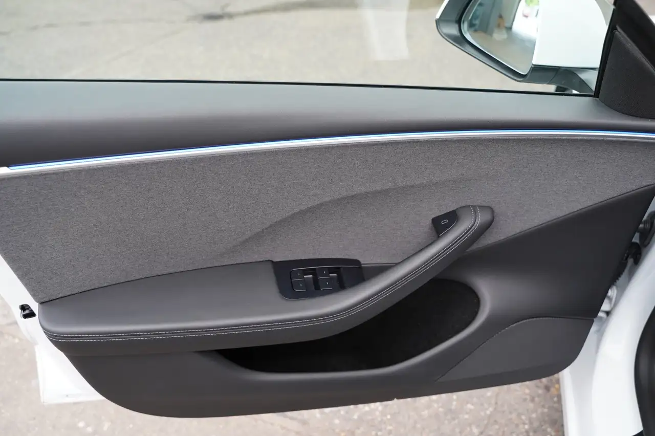 Tesla Model 3 Standard Range + *Highland*, миниатюра 12