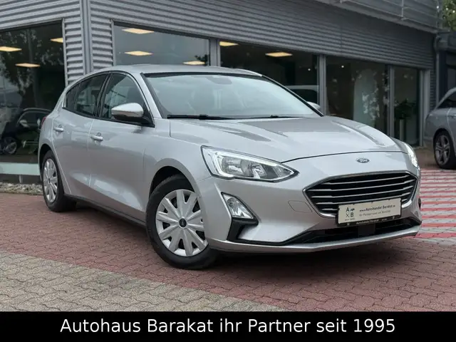 Ford Focus Lim. Cool & Connect NAVI CarPlay KAMERA BT
