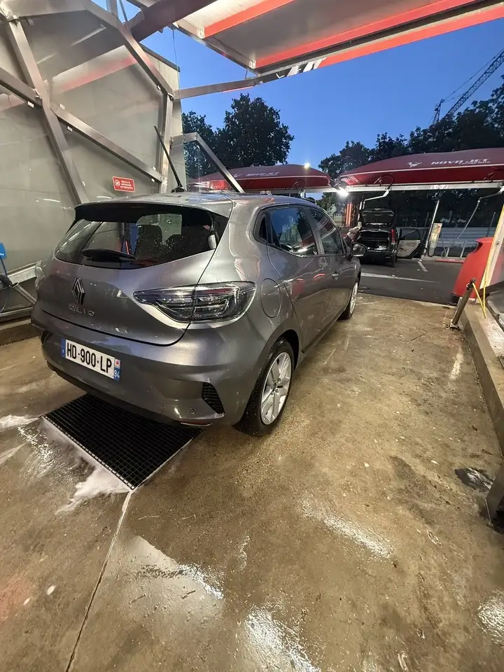 Renault Clio Citadine 5 portes — photo 2