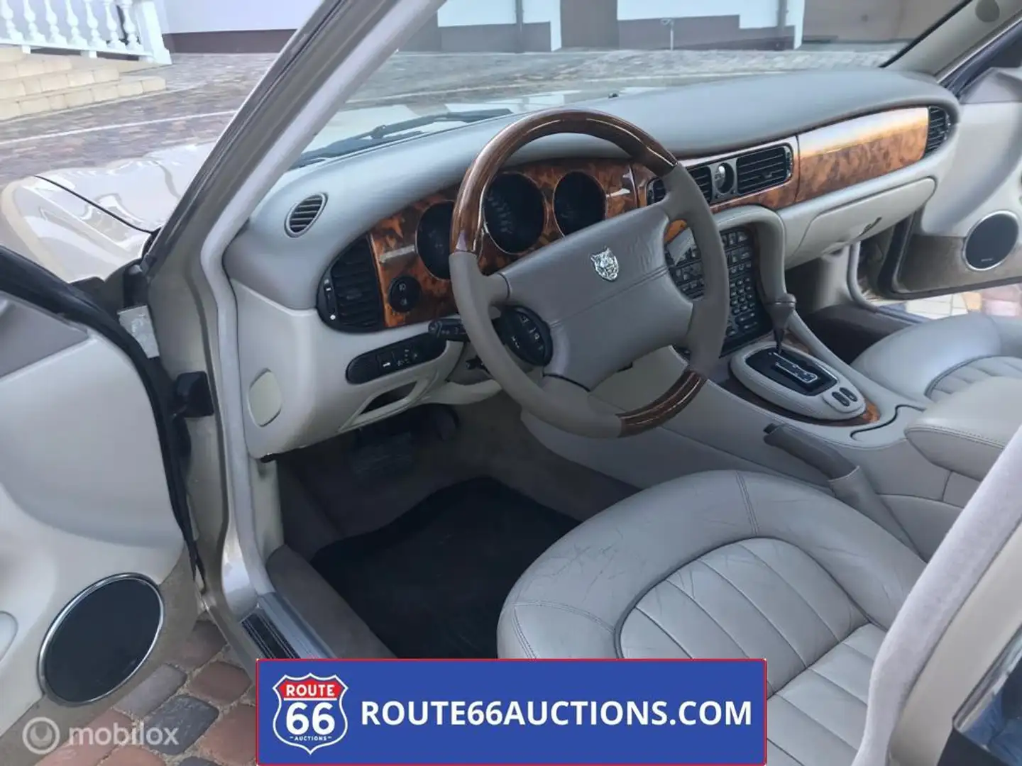 Jaguar XJ8 Schwarz - 2