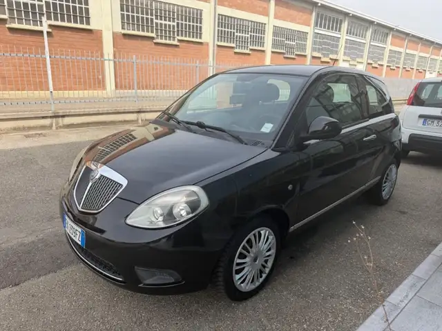 Lancia Ypsilon 1.2 69 CV 5 porte S&S Gold