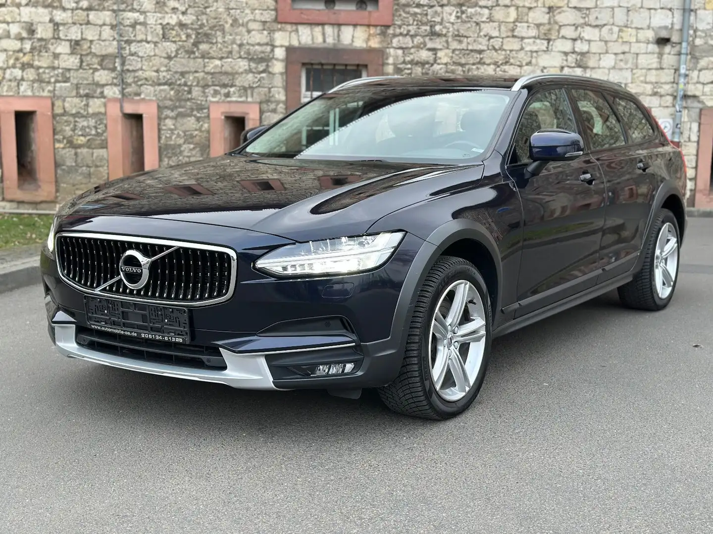 Volvo V90 Cross Country V90 CROSS COUNTRY D4 AWD GEARTRONIC*MATRIX+AHK* Modrá - 1