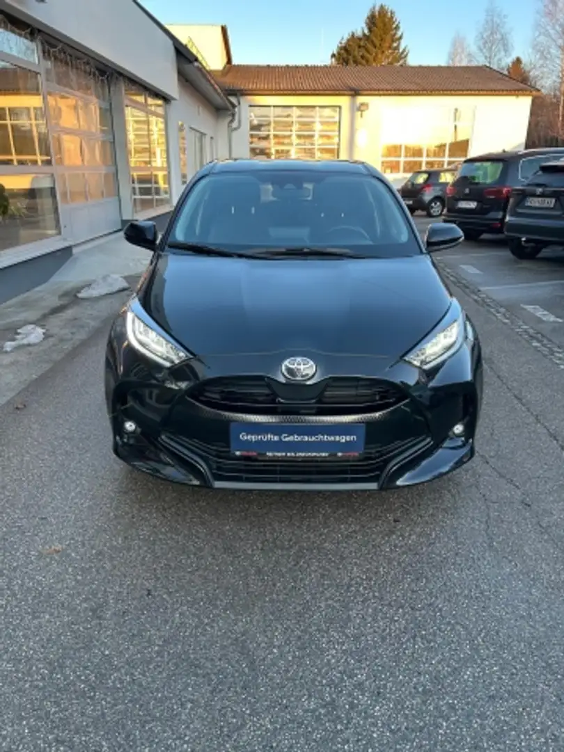 Toyota Yaris Yaris - 1,5 l Benzin Schwarz - 1