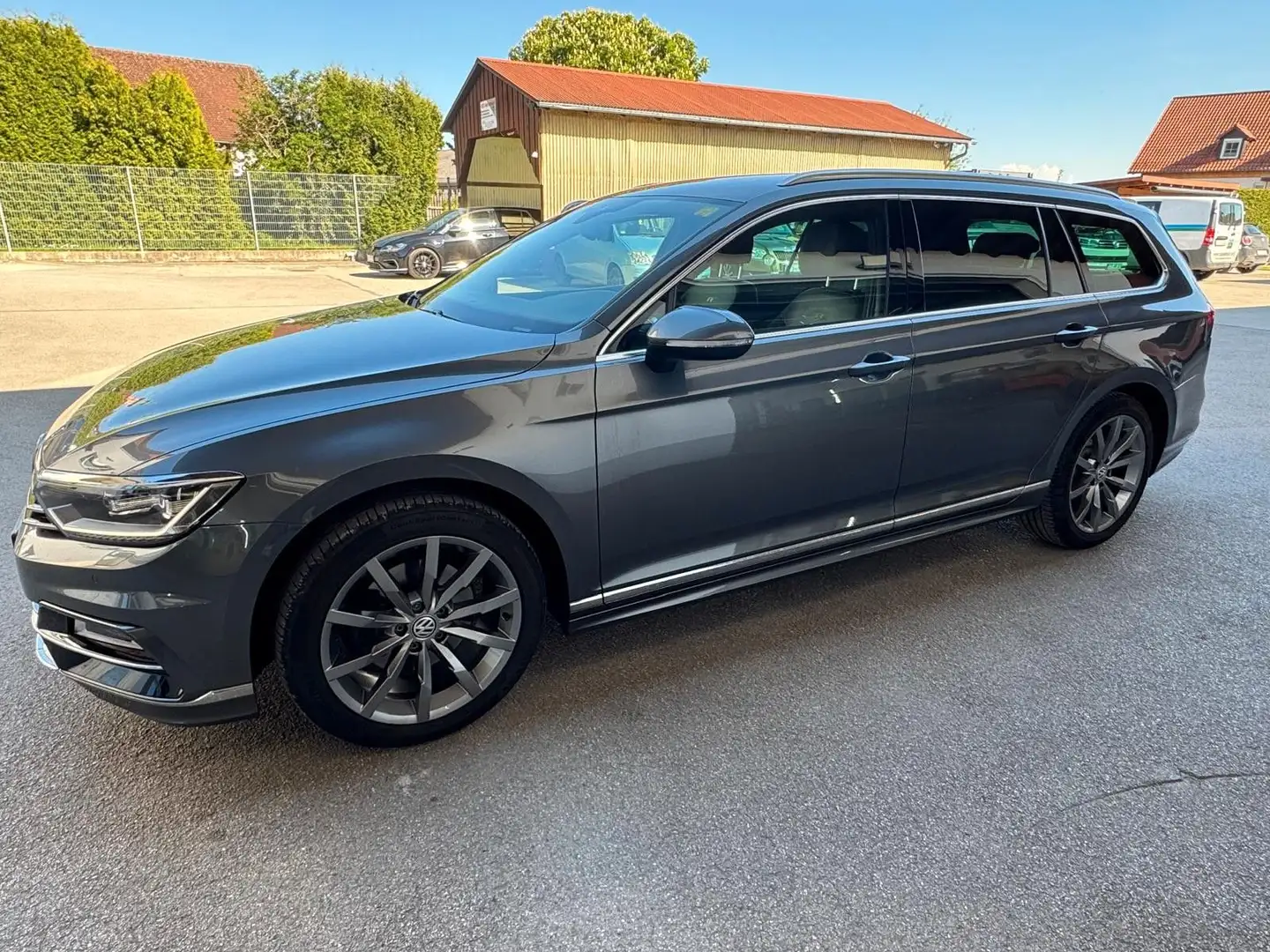 Volkswagen Passat Variant Highline - R-Line - LED NAVI 1 Hand TOP Gris - 1