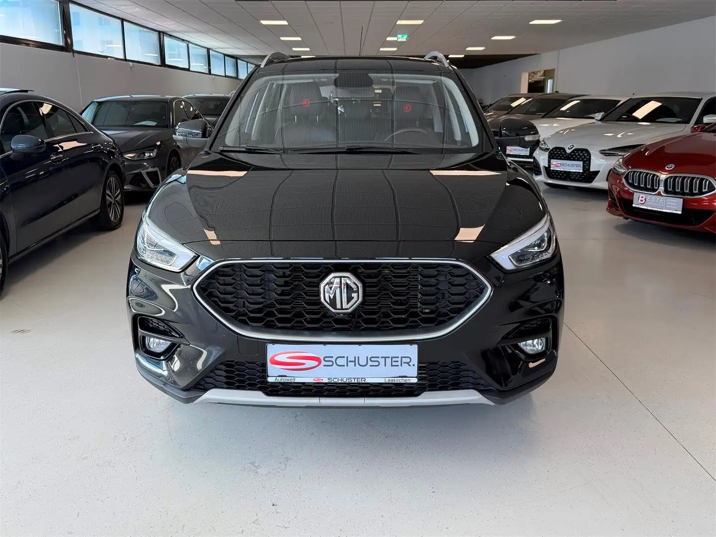 MG ZS 1,0T Luxury *Panoramadach* Schwarz - 2