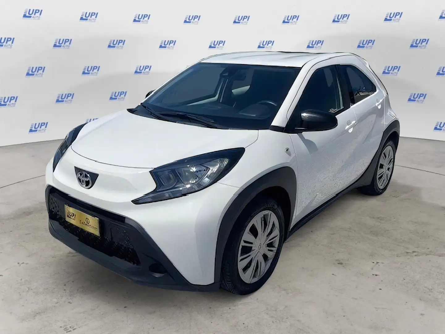Toyota Aygo X 1.0 Active 72cv Bianco - 1