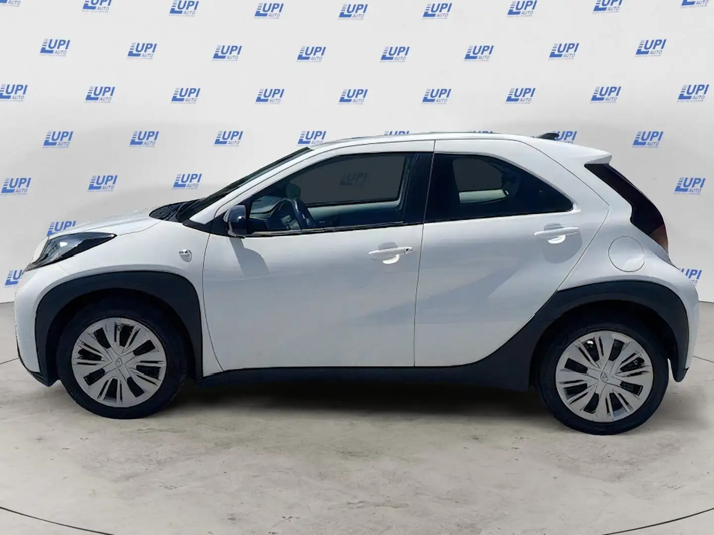 Toyota Aygo X 1.0 Active 72cv Bianco - 2