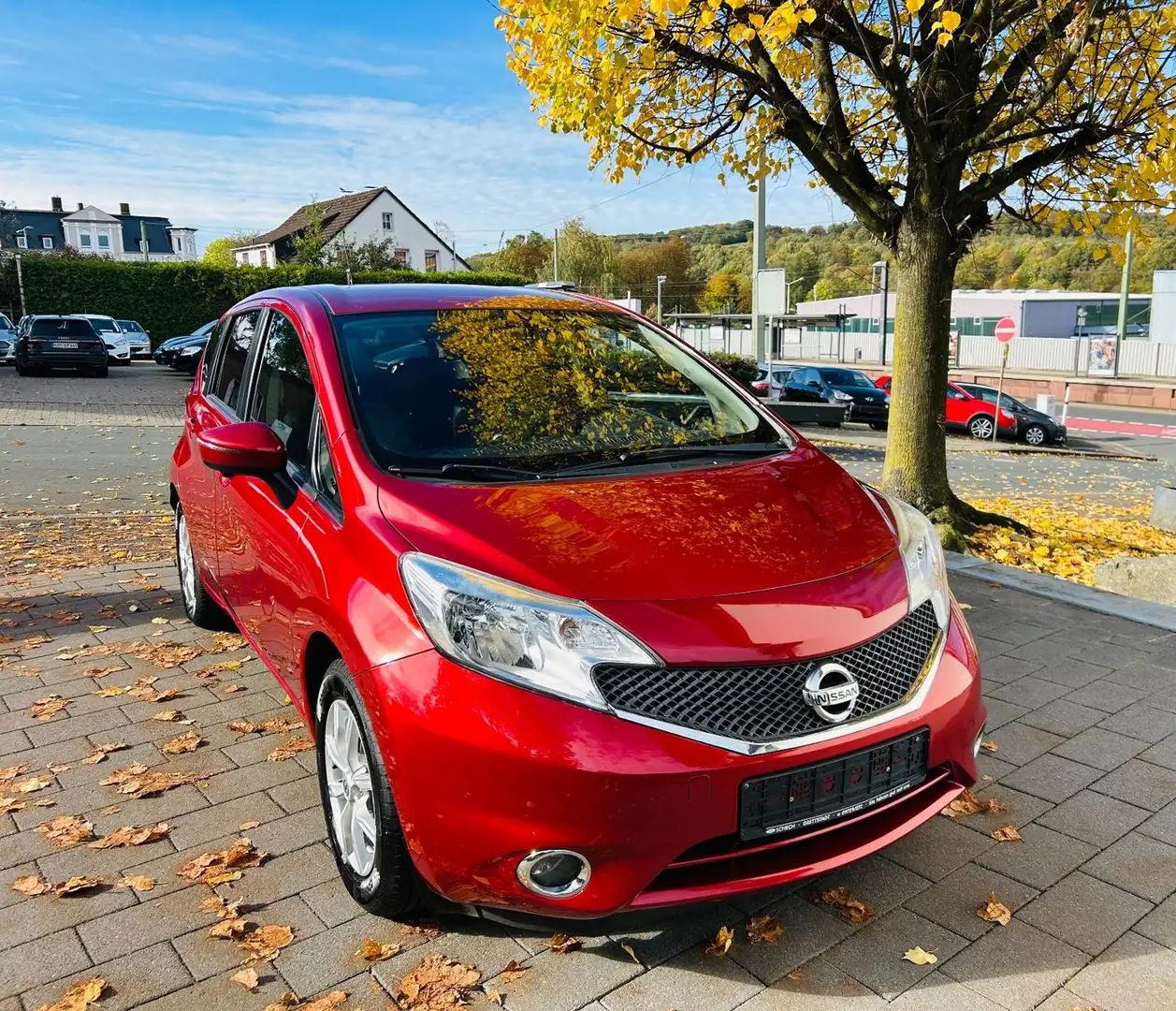 Nissan Note Tekna Rot - 2