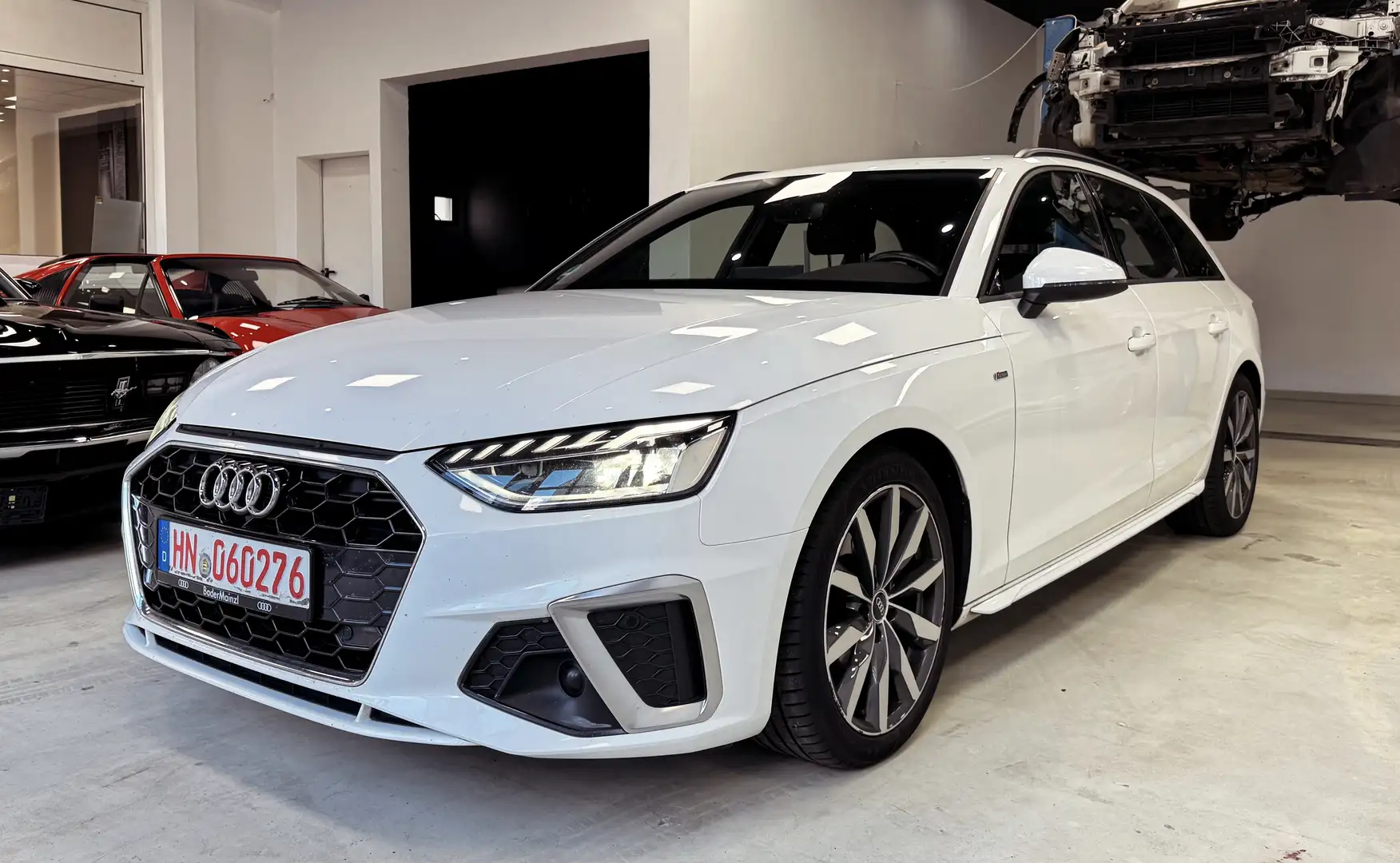 Audi A4 TDI S line, Leder, Kamera, Panorama, VHB Weiß - 2