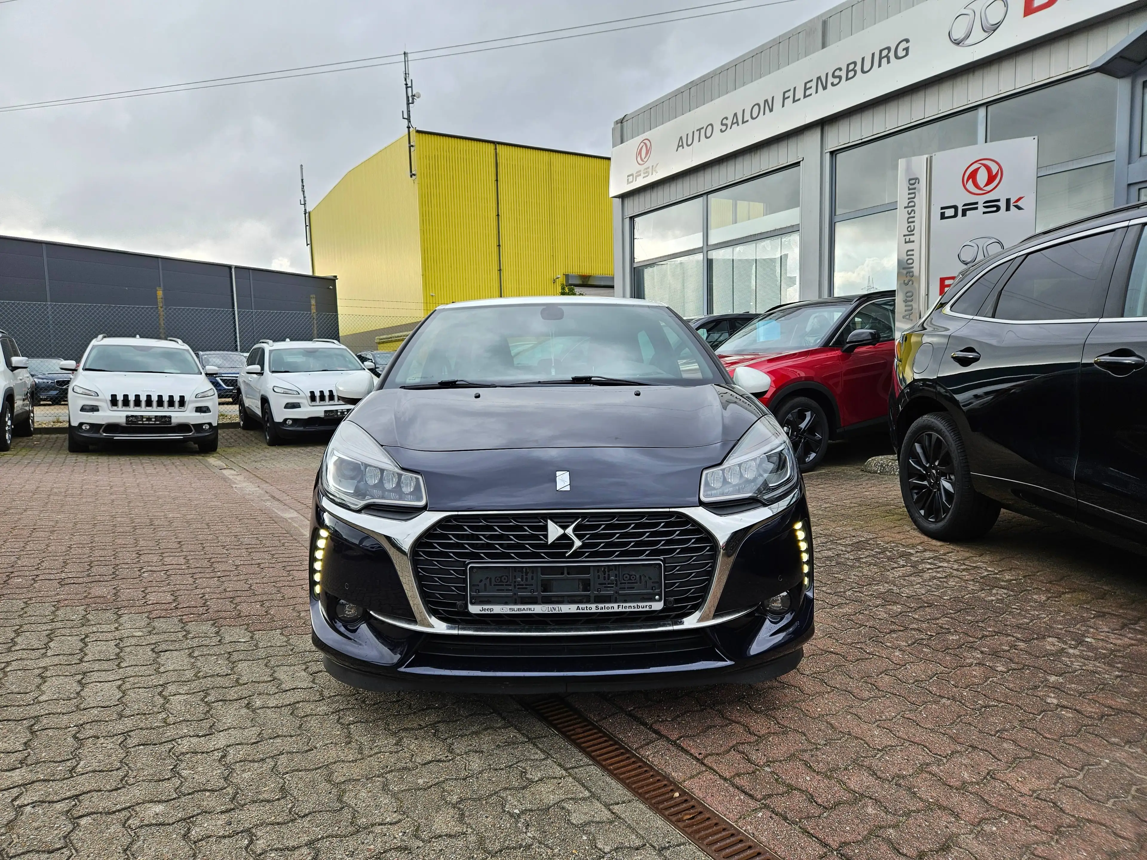 Citroen DS3 Sport Chic*TÜV Neu*Kamera*Klima*Sitzheizung — photo 2