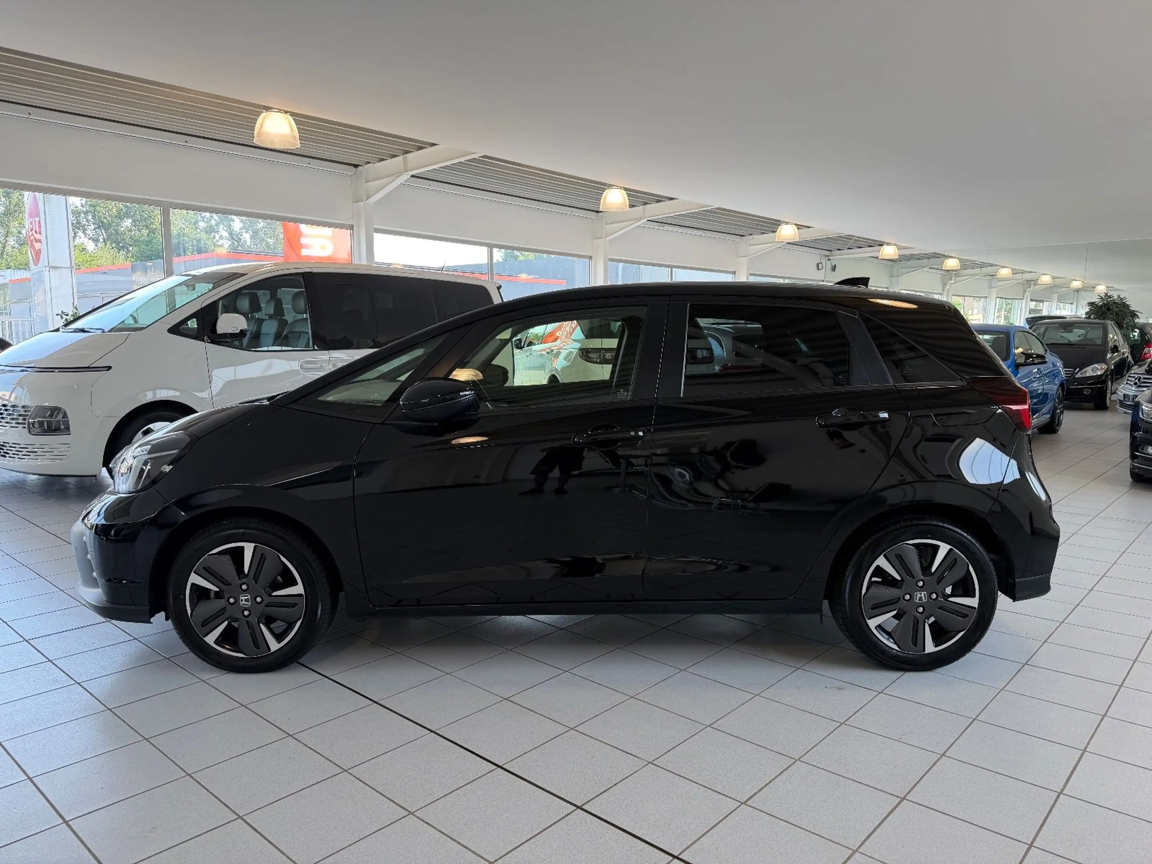 Honda Jazz 1.5 i-MMD Hybrid Advance — photo 2