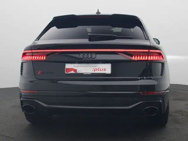 Audi RS Q8 view 6