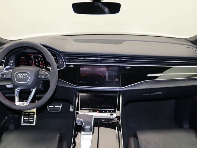 Audi RS Q8 view 10