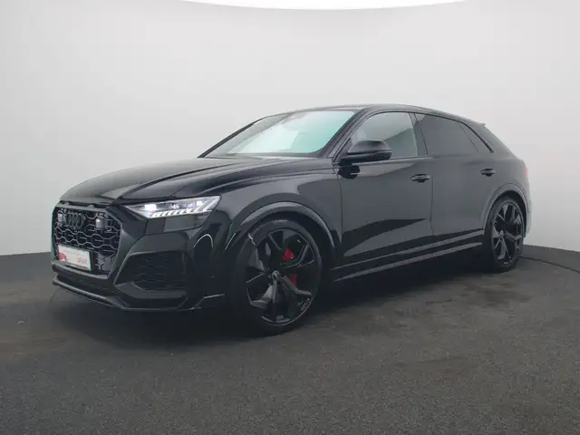 Audi RS Q8 view 2
