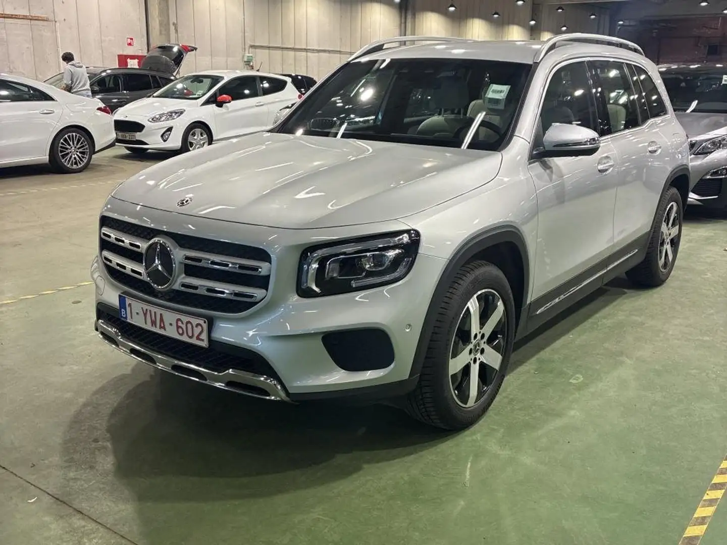 Mercedes-Benz GLB 200 d Luxury 8GTRONIC *CUIR-LED-CAMERA-NAVI-PARK* Grijs - 2
