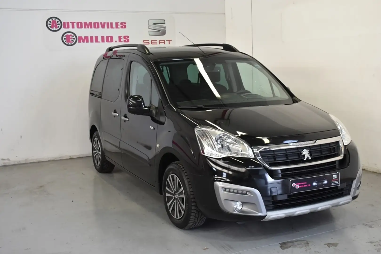 Peugeot Partner Tepee 1.6BlueHDI Active 100 Zwart - 1