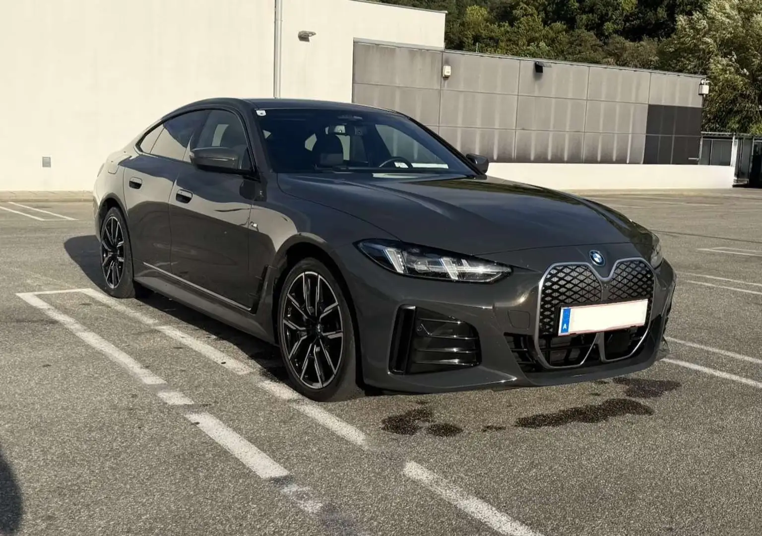 BMW i4 Gran Coupe xDrive40 83,9kWh Grau - 2