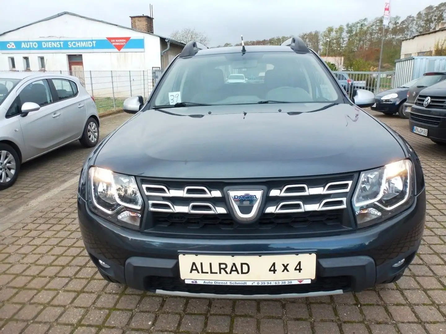 Dacia Duster I Prestige 4x4 Top Zustand !!! Grau - 2