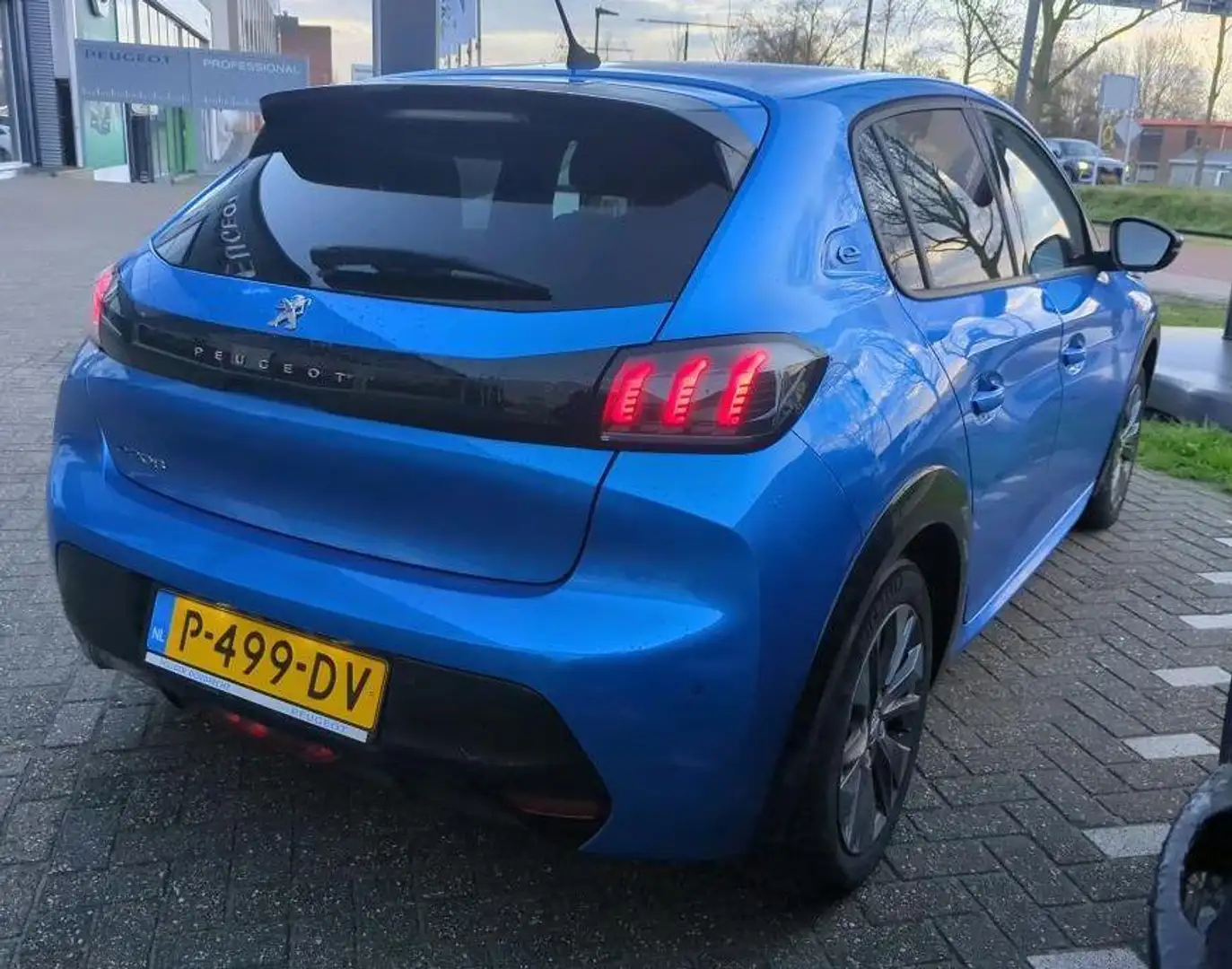 Peugeot e-208 EV Allure 50 kWh Blauw - 2