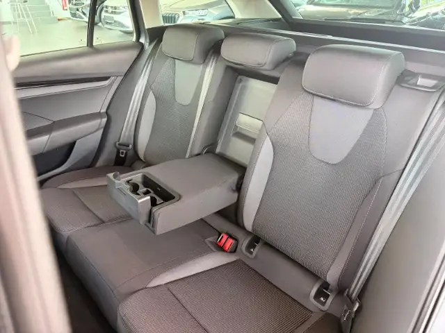 Skoda Octavia view 15