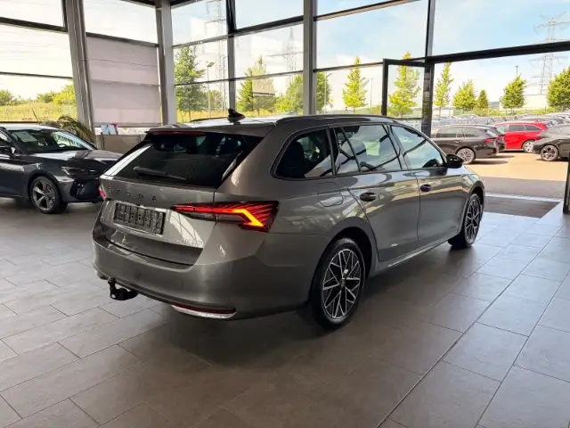 Skoda Octavia view 5