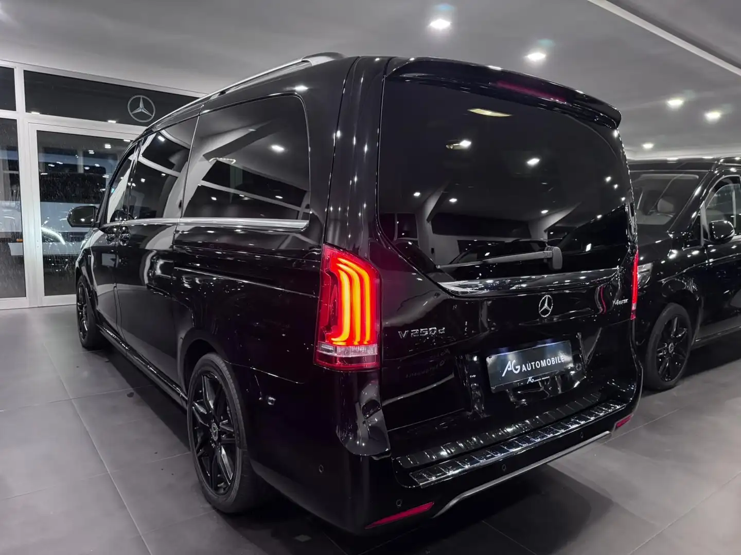 Mercedes-Benz V 250 d EXCLUSIVE EDITION 4MATIC*AMG*BRABUS*StHz* Schwarz - 2